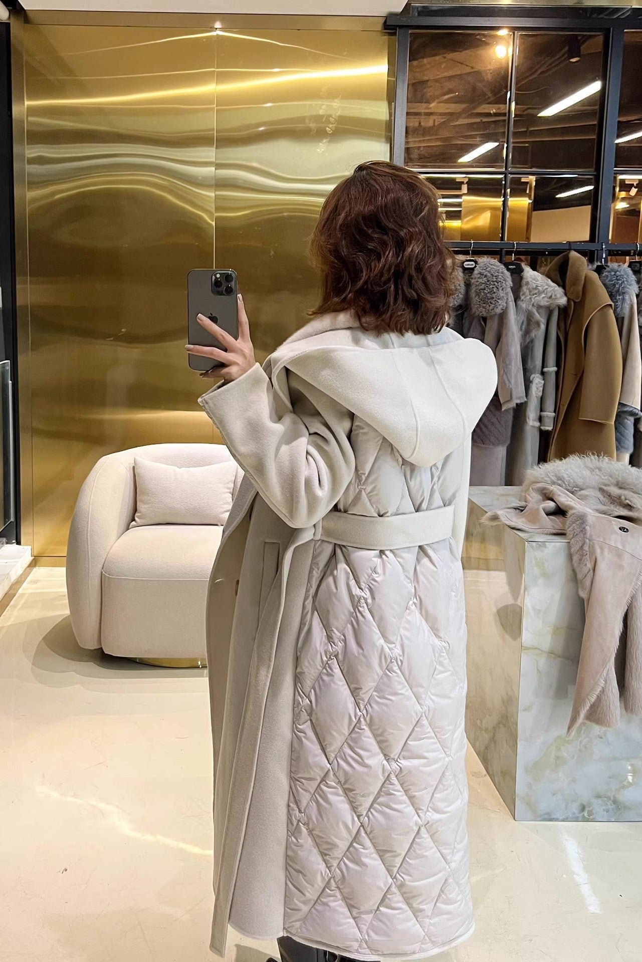 Max Mara Style Shearling Fur Coat with Mink Collar and Goose Down Lining