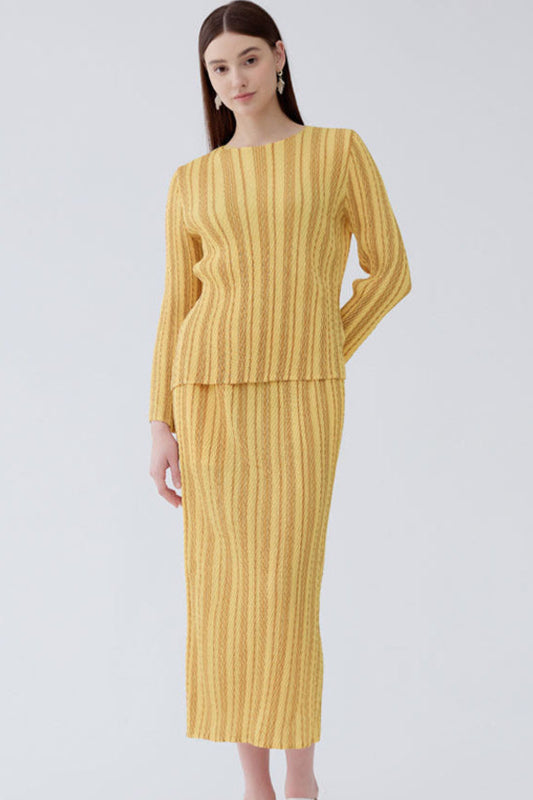 Pleated Striped Top and Slim Skirt Set – Elegant Two-Piece Women’s Outfit