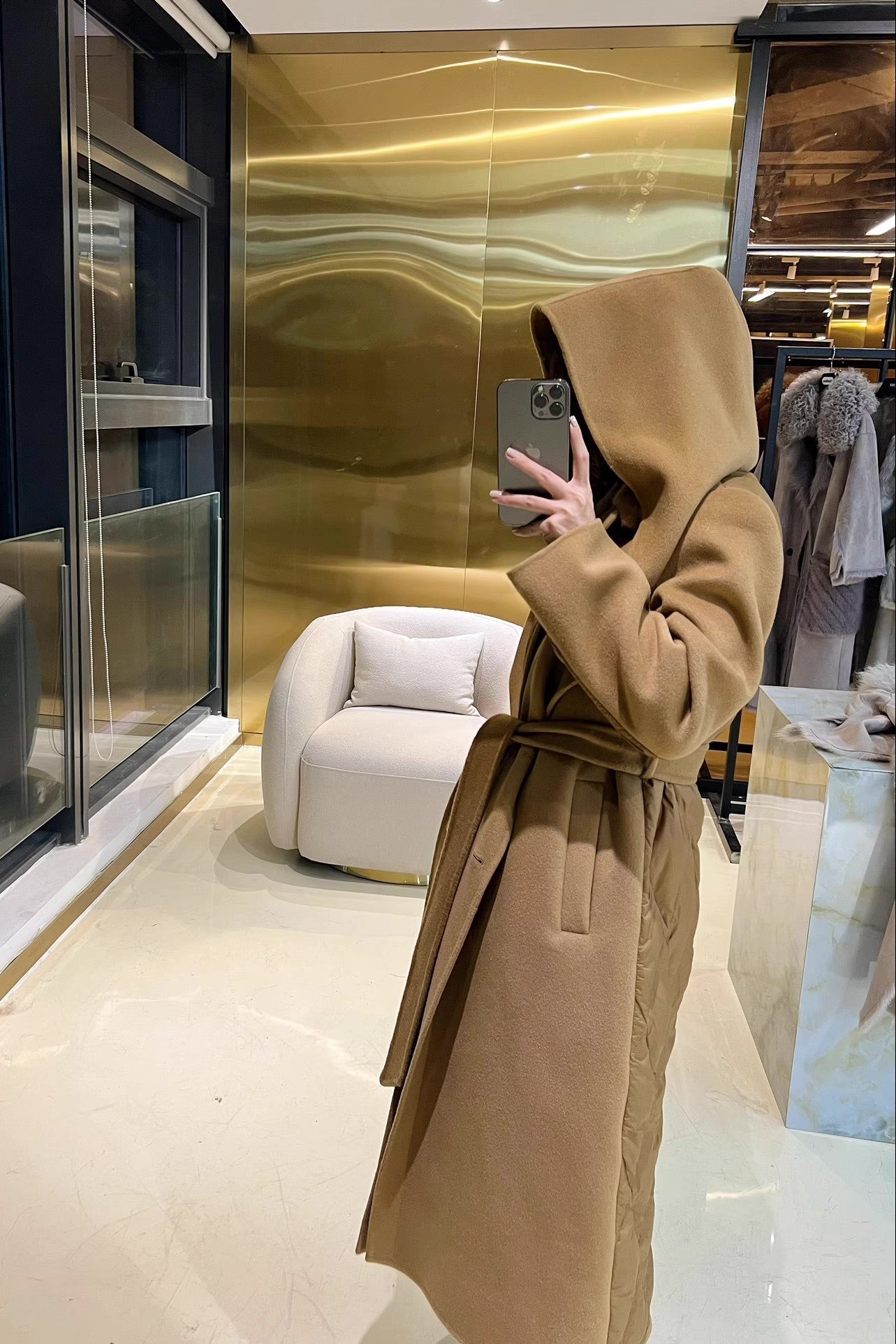 Max Mara Style Shearling Fur Coat with Mink Collar and Goose Down Lining