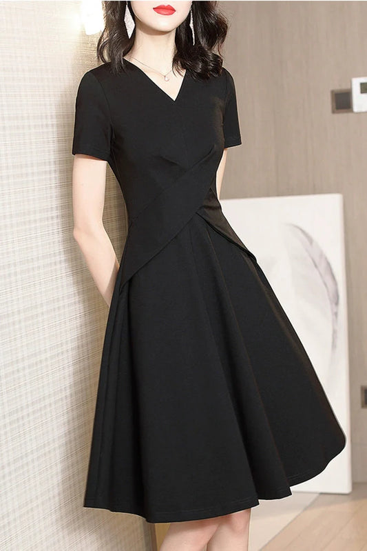 Audrey Hepburn Style V-Neck Little Black Dress – 2025 Waist-Cinched Knee-Length Dress for Cocktail Parties