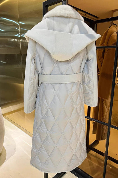 Max Mara Style Shearling Fur Coat with Mink Collar and Goose Down Lining