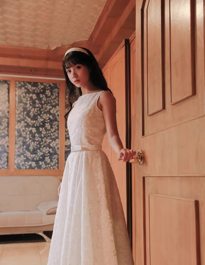 Refined Audrey Hepburn Inspired Oscar Dress – Custom White Lace Off-Shoulder Gown with Classic Elegance