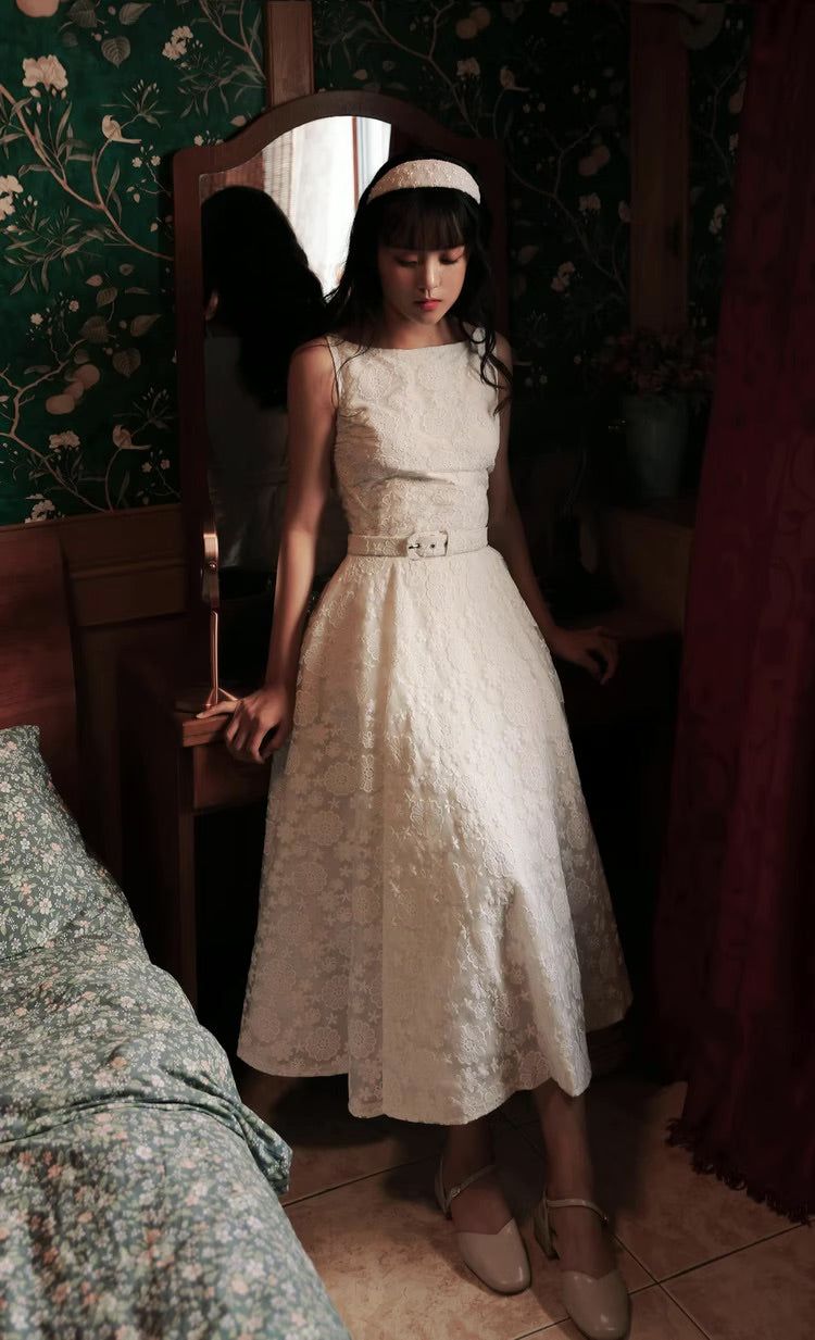 Refined Audrey Hepburn Inspired Oscar Dress – Custom White Lace Off-Shoulder Gown with Classic Elegance