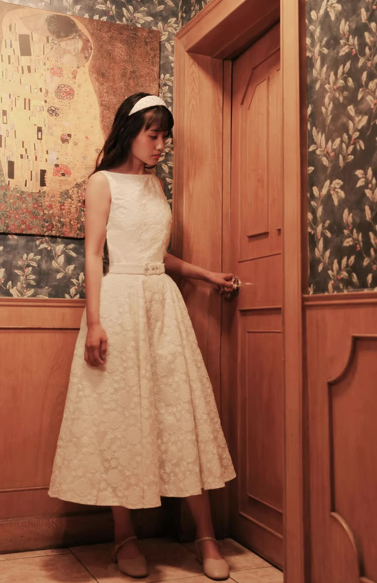 Refined Audrey Hepburn Inspired Oscar Dress – Custom White Lace Off-Shoulder Gown with Classic Elegance