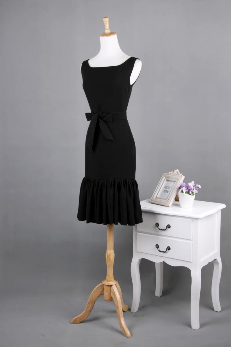 Audrey Hepburn Fashion Black Dress – Restored Classic, Exclusive High-End Custom “Breakfast at Tiffany’s” Sleeveless Little Black Dress with Ruffled Hem and Mermaid Silhouette