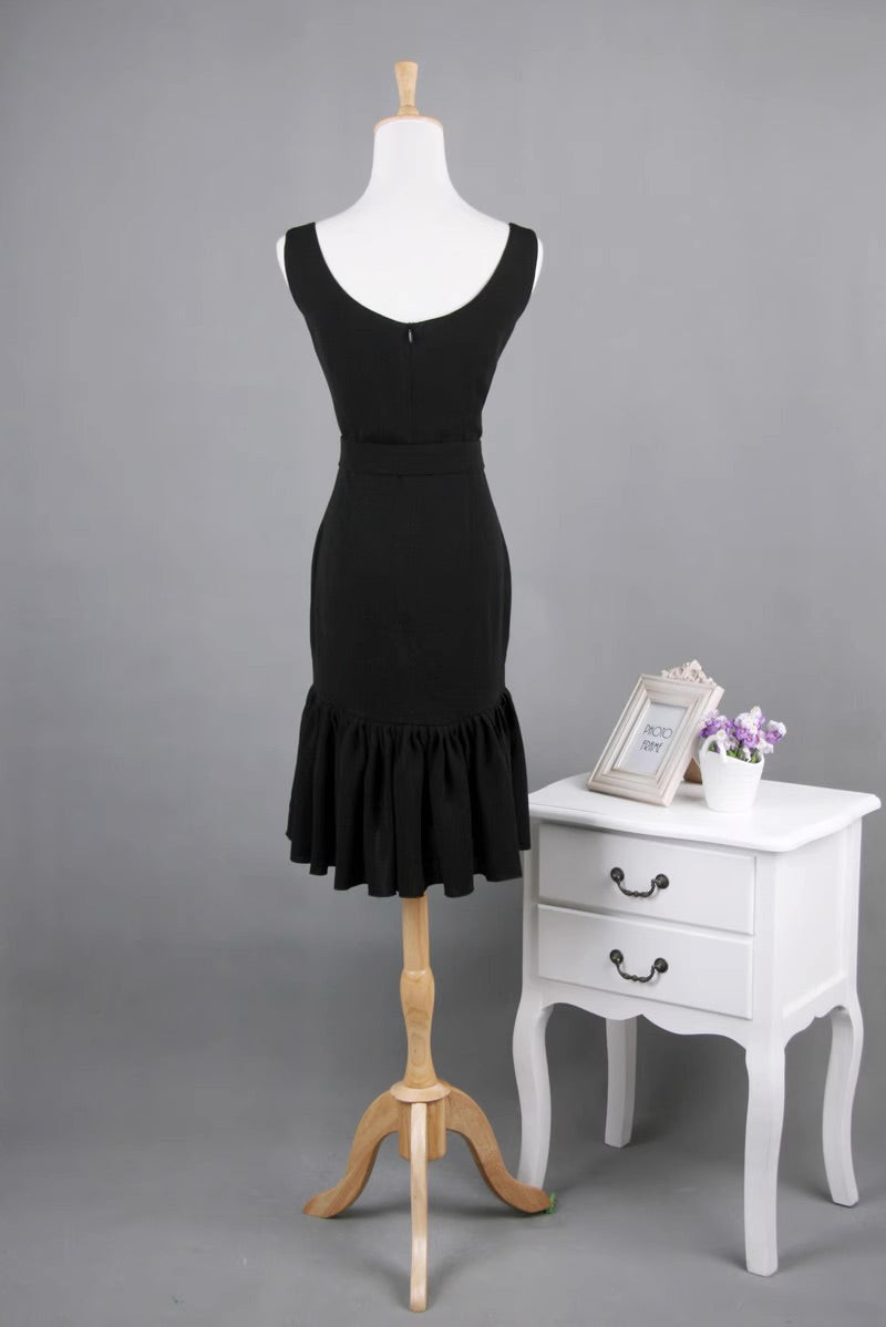 Audrey Hepburn Fashion Black Dress – Restored Classic, Exclusive High-End Custom “Breakfast at Tiffany’s” Sleeveless Little Black Dress with Ruffled Hem and Mermaid Silhouette