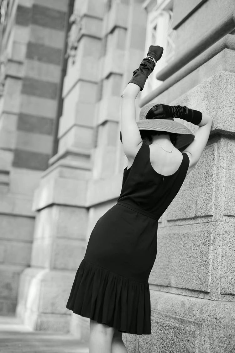 Audrey Hepburn Fashion Black Dress – Restored Classic, Exclusive High-End Custom “Breakfast at Tiffany’s” Sleeveless Little Black Dress with Ruffled Hem and Mermaid Silhouette